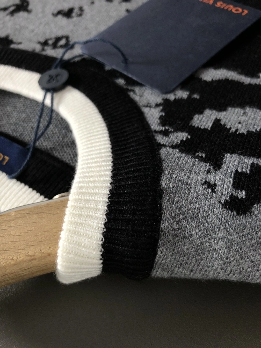 wg.luxury-- 8V wool item: E-F443J1640H